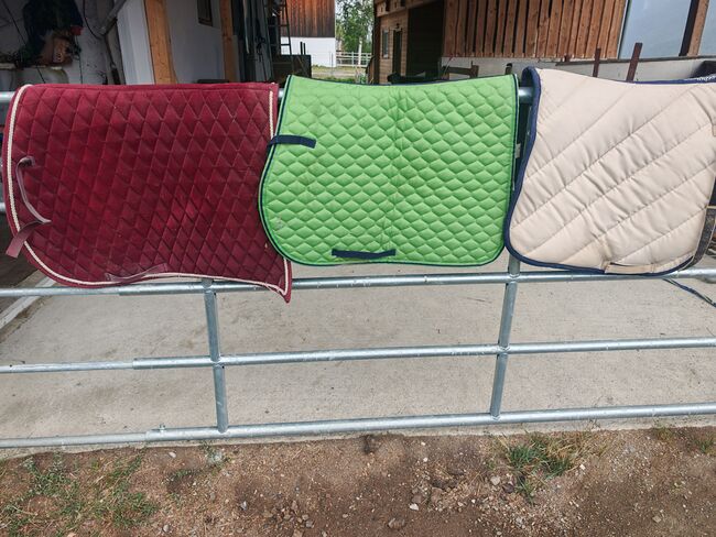 Satteldecken zu Verkaufen, Carina Thurner, Dressage Pads, Imsterberg