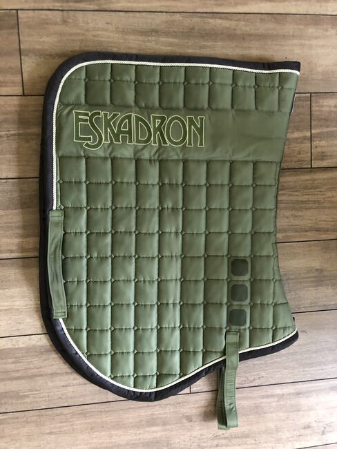 Schabracke, Eskadron  VS Schabracke, Fügmann, Dressage Pads, Neumark 