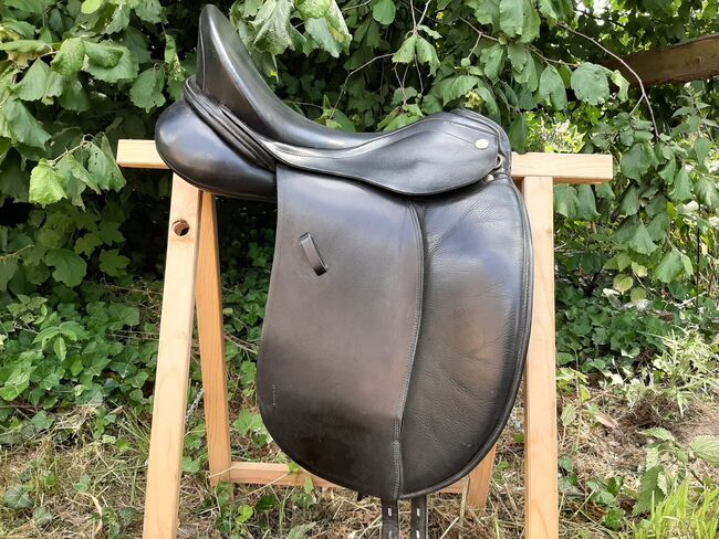 Selten genutzter Dressur Sattel Royal Saddlery, Royal Saddlery  Grand Tour, Tina, Dressage Saddle, Döbeln, Image 6