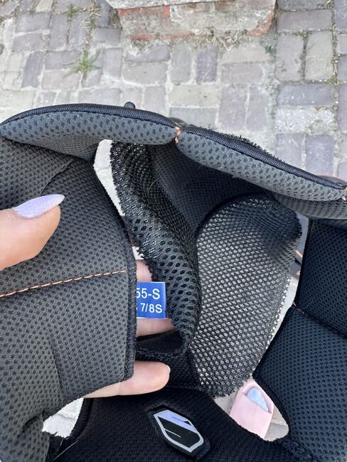 Samshield Swarovski almost new, Samshield Shadowmat, Danine Van de waterlaat, Reithelme, Eindhoven, Abbildung 8