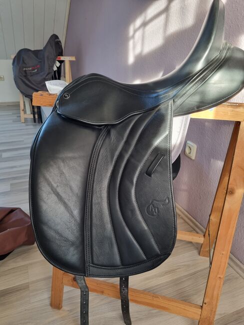 Sankey Just Dressage Sattel LS MW 17,5 (gerades Sattelblatt), Sankey Just Sankey Just Dressage Sattel LS MW (gerades Sattelblatt), Gerdes, Dressage Saddle, Bremen