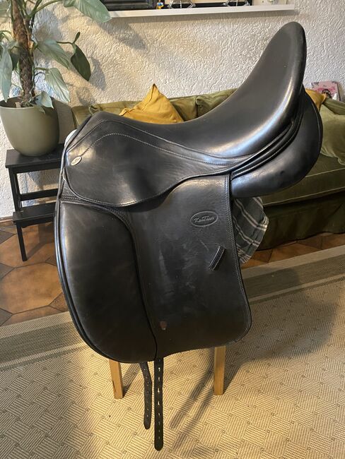 Sattel 17,5 Zoll Kentaur Ithaka, Kentaur Ithaka, Stephanie Schlott, Dressursattel, Mannheim