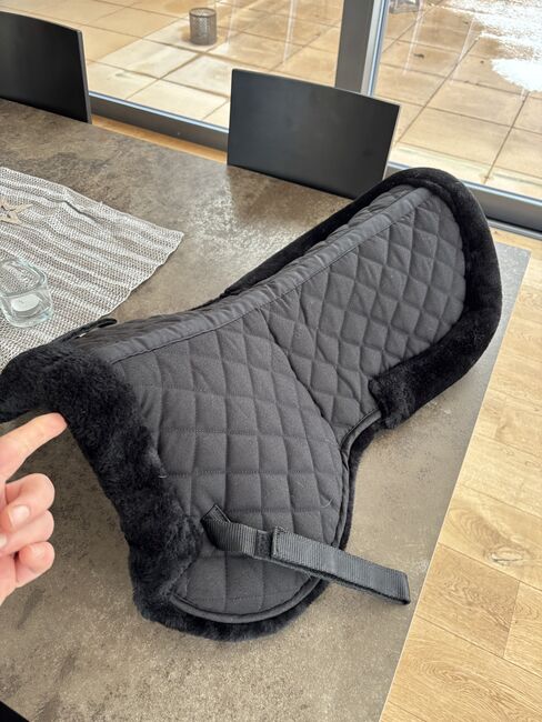 Sattelpad Kunstlammfell, Felix Bühler, Yvonne, Andere Pads, Bern