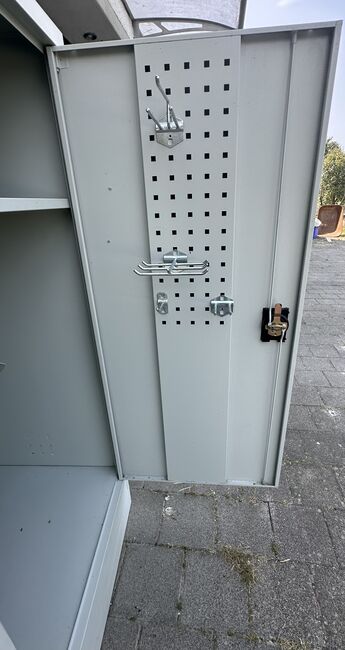 Sattelschrank, Sattelschrank, Elena, Sattelschrank / Bundeswehrschrank, Gottmadingen
