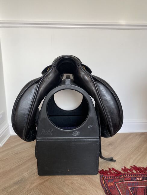 Sattlerei Hennig black dressage saddle 17.5 medium, Sattlerei Hennig, Kim, Siodła ujeżdżeniowe, Chelmsford, Image 3