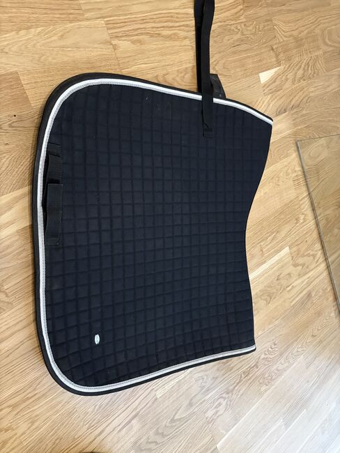 Schabracke, Felix Bühler Basic, Alissa, Schabracken, Wien