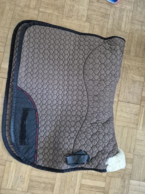 Schabracken mit Lamfell, Tamara O., Schabracken, Windisch, Abbildung 8