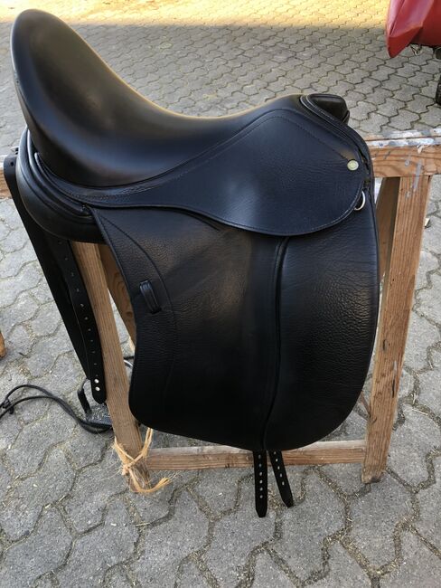 Schleese Dressur Pirat 18 f. kurze Pferde und Pony, Schleese Dressursattel Pirat, Silke , Dressage Saddle, Oerlinghausen, Image 2