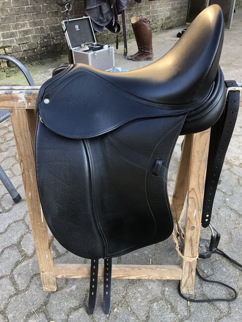 Schleese Dressur Pirat 18 f. kurze Pferde und Pony, Schleese Dressursattel Pirat, Silke , Dressage Saddle, Oerlinghausen