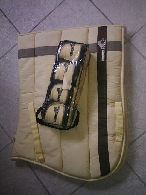 Schöne Schabracke in Vanille-gelb !, Showmaster , Andrea , Schabracken, iserlohn