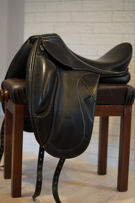 Seabis Asta Revolution Dressursattel 17,5“ - selbst anpassbar durch austauschbare Kopfeisen, Seabis Asta Revolution, Maria Honauer, Dressage Saddle, Steinhöring, Image 5