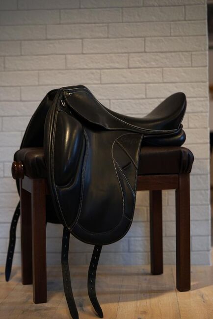 Seabis Asta Revolution Dressursattel 17,5“ - selbst anpassbar durch austauschbare Kopfeisen, Seabis Asta Revolution, Maria Honauer, Dressage Saddle, Steinhöring, Image 10