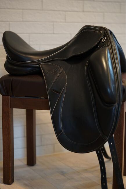 Seabis Asta Revolution Dressursattel 17,5“ - selbst anpassbar durch austauschbare Kopfeisen, Seabis Asta Revolution, Maria Honauer, Dressage Saddle, Steinhöring, Image 6