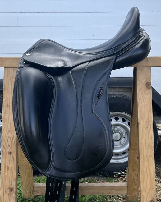 Selleria Equipe Oracle Monoblatt 17,5 +1 +2 Dressursattel schwarz, Selleria Equipe Oracle Monoblatt 17,5 +1 +2, LB, Dressage Saddle, Forchheim