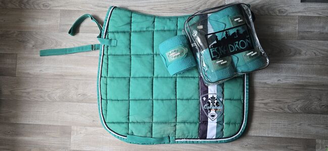 SET Schabracke Dressur + Bandagen von Eskadron türkis, Eskadron Big Square, BeagleLou, Dressage Pads, Schneeberg