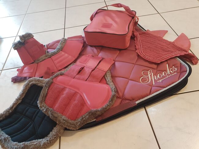 Set in altrosa mit Glitzer von Spooks und Eskadron, Eskadron und Spooks, Kiki, Dressage Pads, Burgwedel