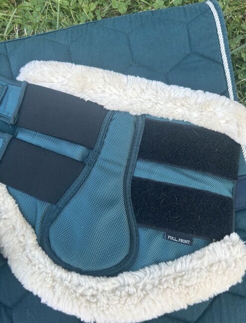 Set Olivgrün Schabracke Fliegenhaube Bandagen Gamaschen VS/FULL, Felix Bühler, Schumann, Dressage Pads, Frankenberg, Image 4