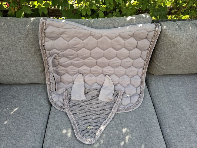 Set Schabracke Fliegenohren, Diana Bock , Dressage Pads, Monheim