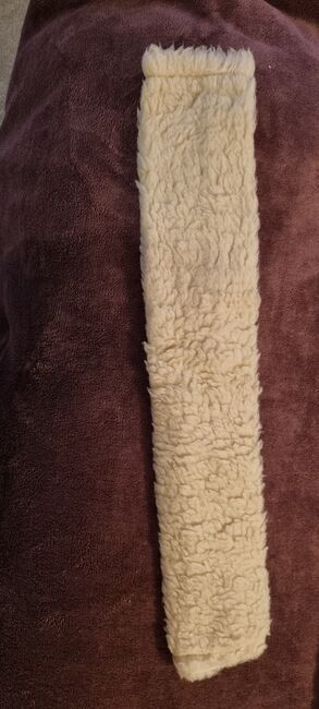 Sheepskin girth sleeves, Catriona Hunter , Girths & Cinches, Whitburn, Image 3