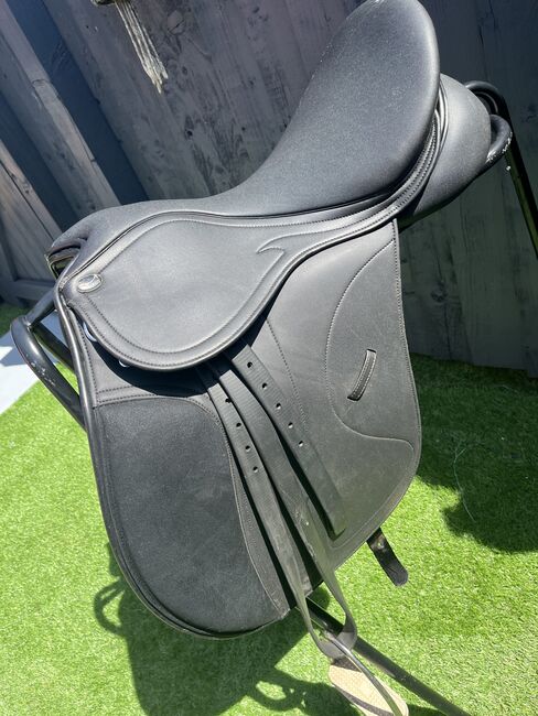 Shires Optimus 17.5” Black changeable gullet, Shires  Optimus, Elise  Clare, All Purpose Saddle, Leicester, Image 3