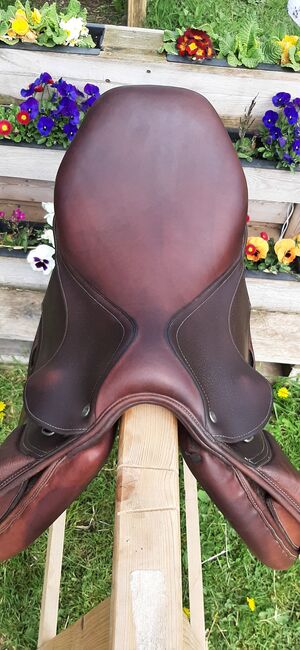 Kurzer brauner Springsattel mit Ledersattelgurt, Maresa, Jumping Saddle, Pfullingen, Image 7