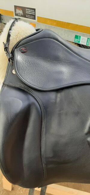 Kurzer Monoblatt Dressursattel französische Kissen Sommer Remos, Sommer Remos Monoblatt , Maresa, Dressage Saddle, Pfullingen, Image 4