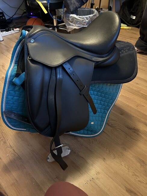 Showmaster Dressur, Gronau, Dressage Saddle, Hamburg, Image 3