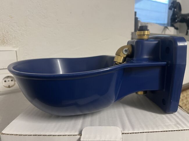 SHOWMASTER K75 Kunststoff-Tränkebecken, 2,8 lt., 3 Stück vorhanden, SHOWMASTER K75, Gaby Lais, Buckets, Feeders & Waterers, Malsburg-Marzell