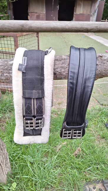 Showmaster Sattelgurt schwarz mit Fell 60cm, Showmaster  Mit hellem Fell, Jana, Sattelgurte, Cuxhaven 