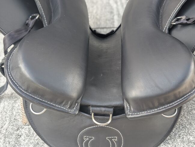 Signum Classic mit Tulipa Blatt, Signum Classic Sondermodell mit Tulipa Blatt, Saskia, Dressage Saddle, Helmbrechts, Image 4