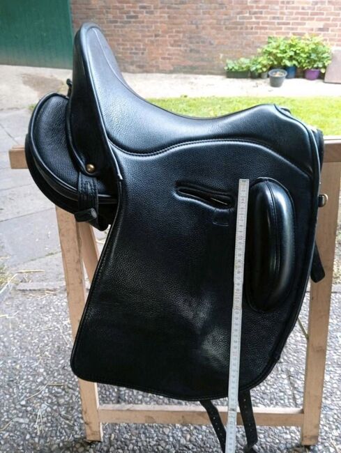 Signum Omega Rose 17,5 - Typ 4 - tiefer Sitz - ladies Cut - verstellbar, Signum Omega Rose, Casi, Dressage Saddle, Landsberg am Lech