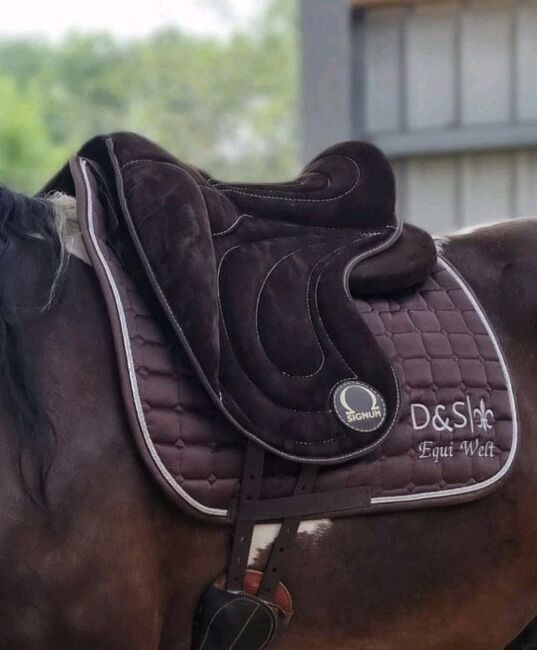 SIGNUM Riding Pad Brown Size M – As New in Suede Look, SIGNUM, john, Czapraki, Wilmington, Image 3