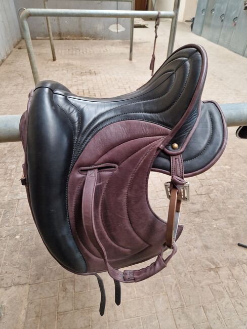 Neuwertiger  Signumsattel  Mercedes, Signumsattel  OMEGA MERCEDES , Marion Werner , Dressage Saddle, Seeburg, Image 4