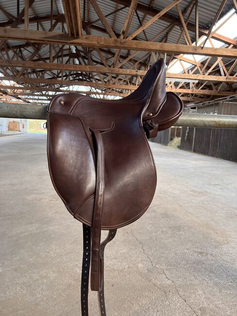 Signum Vario Classic Dressursattel 17 ", Sitzgröße 38, 2er Baum, Signum  Omega Vario Classic , Lena, Dressage Saddle, Kloster Lehnin, Image 2