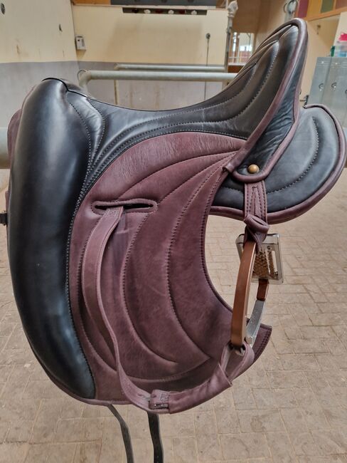 Neuwertiger  Signumsattel  Mercedes, Signumsattel  OMEGA MERCEDES , Marion Werner , Dressage Saddle, Seeburg