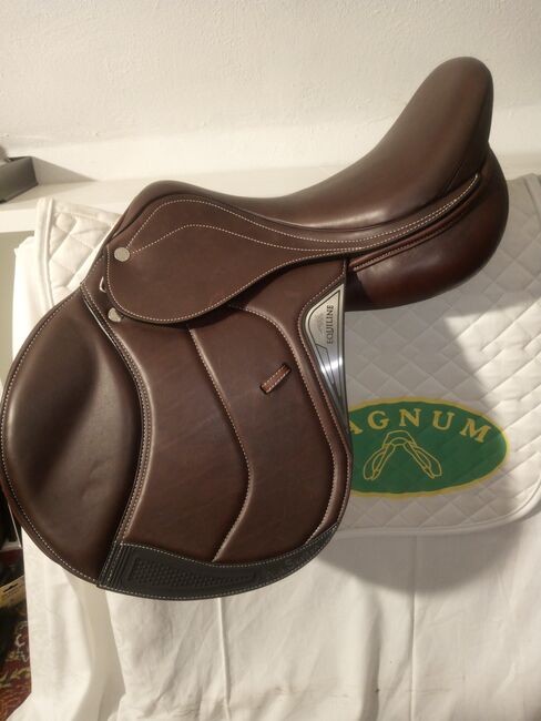 Springsattel Equiline Nick Skelton 17" neu, Equiline  Nick Skelton , Tassilo Rathjen  (Magnum Reitsport ), Siodła skokowe, Schönkirchen 