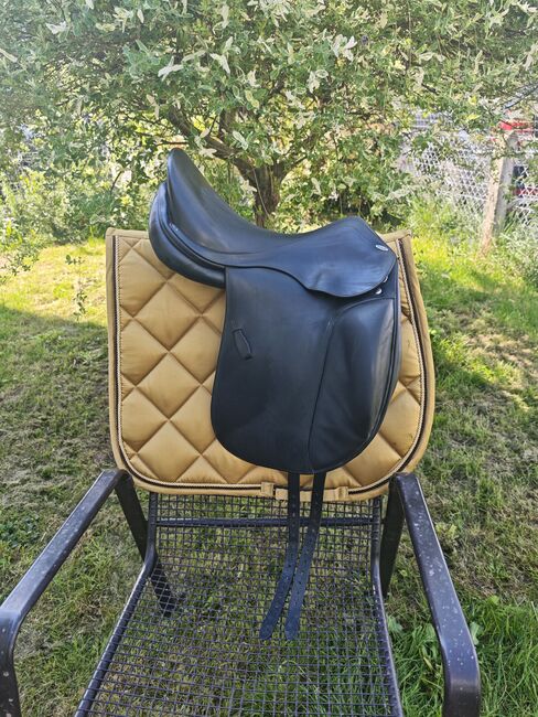 Equinomic Dressursattel Breite Kammer 17,5 Zoll, Equinomic, Nadine Semrau, Siodła ujeżdżeniowe, Kreuzlingen