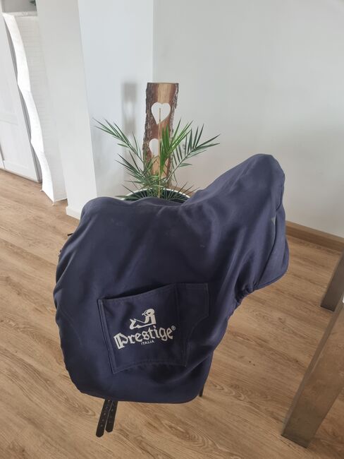 Neuwertiger Prestige Modena 17“(17,5) Dressursattel mit doubliertem Leder, Prestige  Modena, Saskia Nowottny , Siodła ujeżdżeniowe, Poppenhausen , Image 10