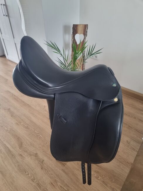 Neuwertiger Prestige Modena 17“(17,5) Dressursattel mit doubliertem Leder, Prestige  Modena, Saskia Nowottny , Siodła ujeżdżeniowe, Poppenhausen , Image 17