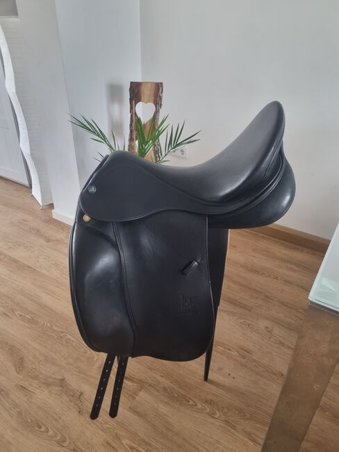 Neuwertiger Prestige Modena 17“(17,5) Dressursattel mit doubliertem Leder, Prestige  Modena, Saskia Nowottny , Siodła ujeżdżeniowe, Poppenhausen 