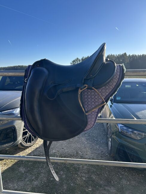 Signum Omega Lotus Dressursattel – 19″, Signum Omega Lotus, Magdalena Kuhn, Siodła ujeżdżeniowe, Baunach