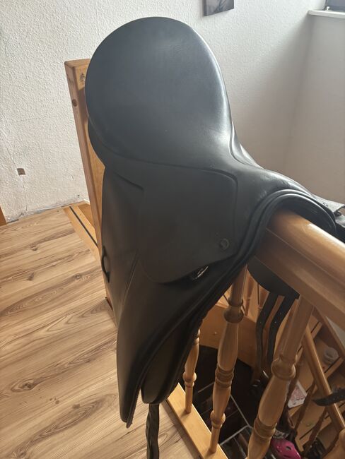 Dressursattel Mittlere KW 16,5 Zoll, Laura, Siodła ujeżdżeniowe, Hemslingen