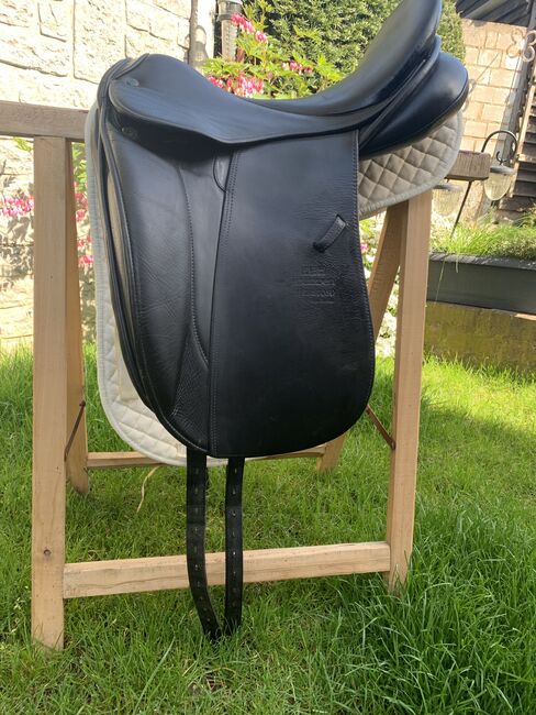 Stübben Dressursattel Maestoso 16,5 KW 30, Stübben Maestoso, patron001, Siodła ujeżdżeniowe, Jülich