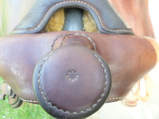 Westernsattel Crates Trail Basic FQ 15.5 braun gerader Pferderücken, Crates Leather Company Trail Basic, Reitartikelbörse (Reitartikelbörse - Onlinevertrieb für Wanderreiter), Siodło westernowe , Grevenbroich, Image 3