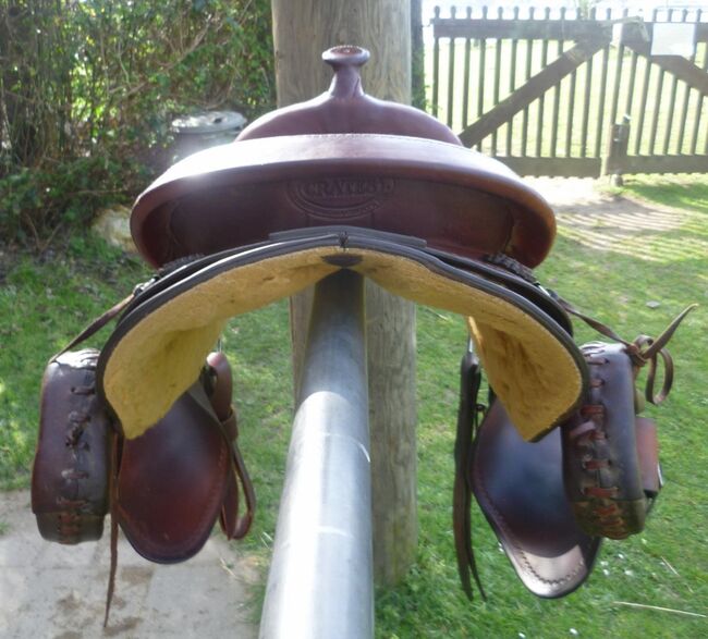 Westernsattel Crates Trail Basic FQ 15.5 braun gerader Pferderücken, Crates Leather Company Trail Basic, Reitartikelbörse (Reitartikelbörse - Onlinevertrieb für Wanderreiter), Siodło westernowe , Grevenbroich, Image 18