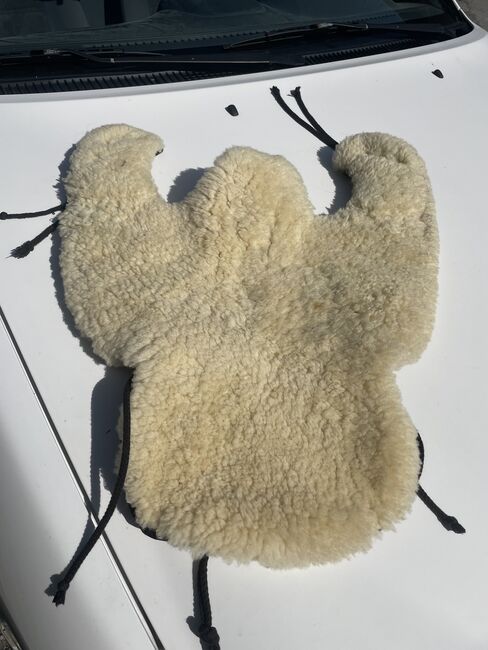 Sitzauflagen für Barefoot®   aus echtem Schaffell, Christ, Aline, Sattelzubehör, Reckingen 