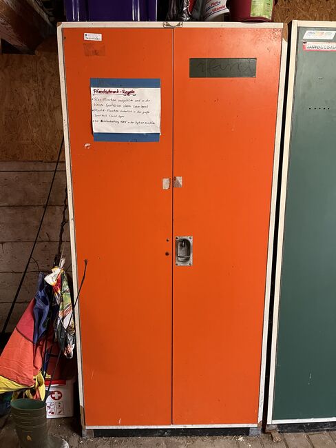 Bundeswehrschrank Sattelschrank, Claudia, Tack Locker, Berlin