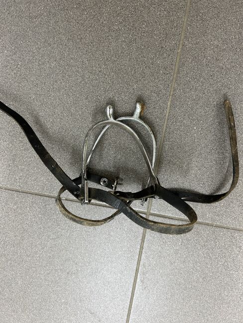 Small metal spurs, Katerina Mendes Da Silva, Palcaty, Luxembourg, Image 2