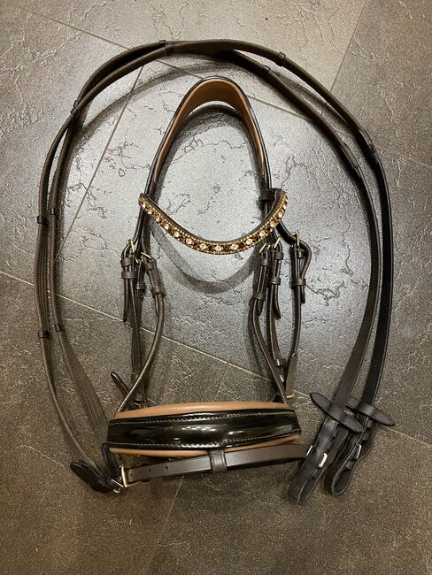 Trense mit Lackfarbenem Nasenriemen, Katja Ott, Bridles & Headstalls, Bernbeuren