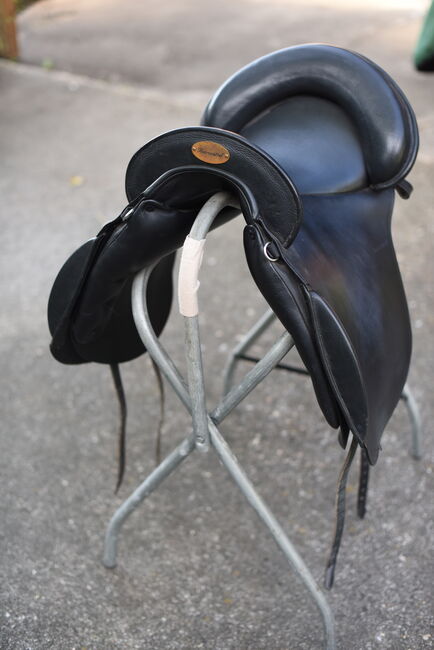 Sommer Iberosattel - Black Leather Dressage Saddle - EXCELLENT CONDITION, Sommer Iberosattel, Rebecca Tan, Dressursattel, Chesapeake, Abbildung 7